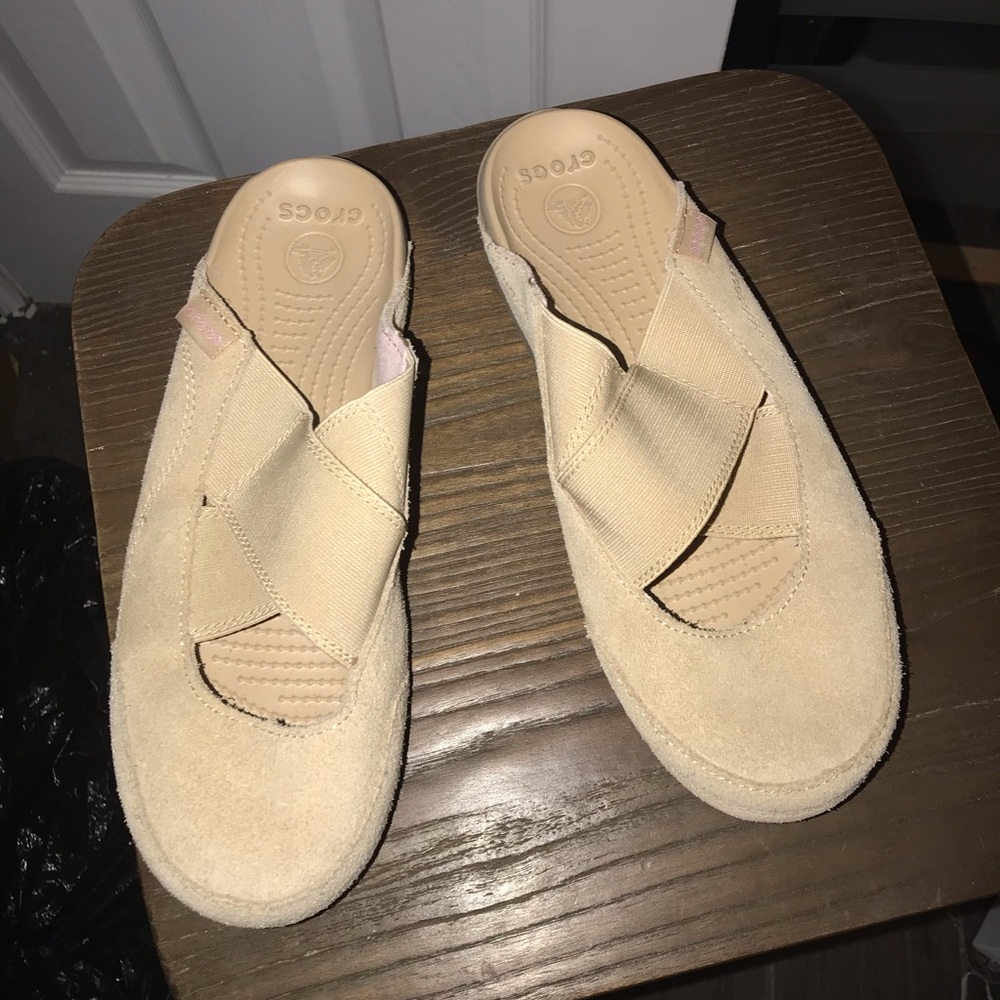 Crocs Suede Crisscross Mules